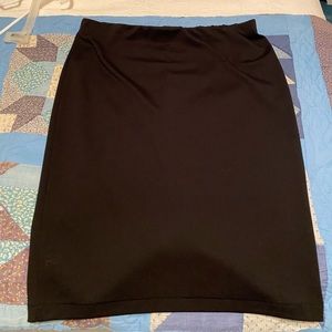 Mossimo black pencil skirt Large